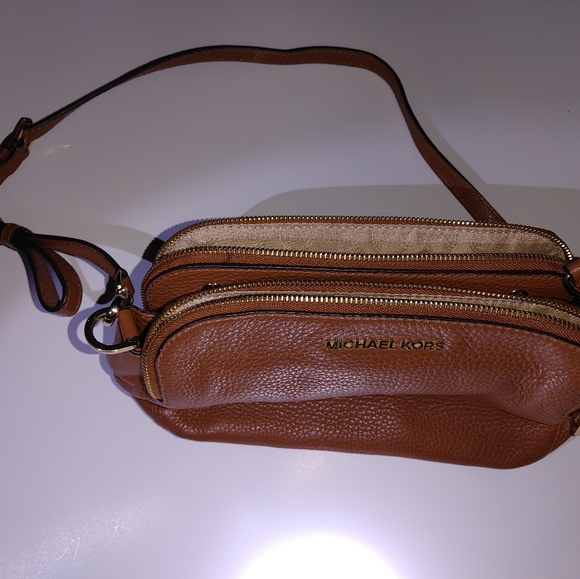 Michael Kors - Picture 3 of 5